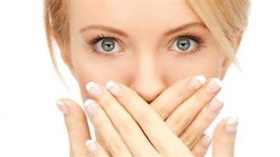 رائحة الفم الكريهة تحذرك من مرض مزمن