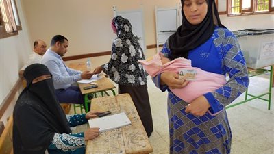 المرأة تتصدر المشهد في جولة الإعادة بالشيوخ ببنى سويف.صور