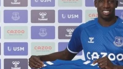 إيفرتون الإنجليزى يتعاقد مع ديكوريه لمدة 3 مواسم