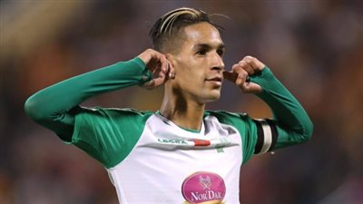 الأهلي يستقر على التعاقد مع نجم دفاع الرجاء المغربي