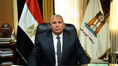 بنسب 60 % بالمدن و50 جنيه بجميع القري.. محافظ الوادى الجديد يخفض سعر المتر فى مخالفات البناء