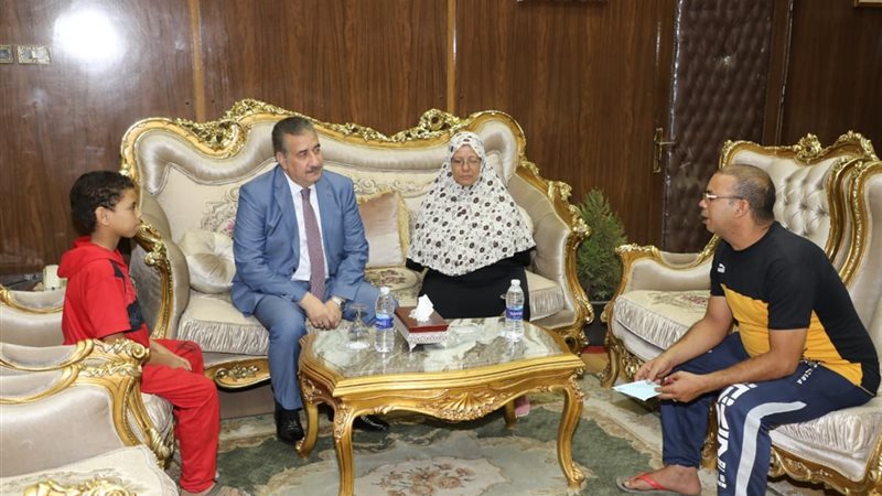 محافظ المنوفية خلال