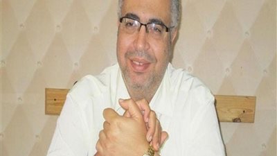 وزيرة الثقافة تجدد الثقة للفنان إسماعيل مختار رئيساً للبيت الفنى للمسرح