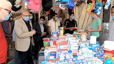 محافظ بني سويف يتفقد معرض 