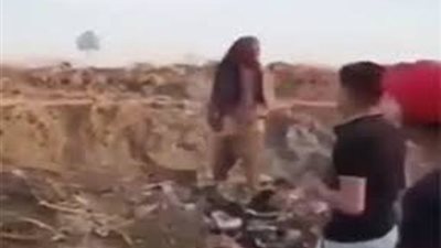 حبس 3 بسوهاج بتهمة التنمر على عجوز معاق والقائه فى الترعة