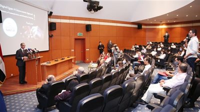 الاتصالات :رفع كفاءة الانترنت خلال عام بتكلفة 30 مليار جنيه