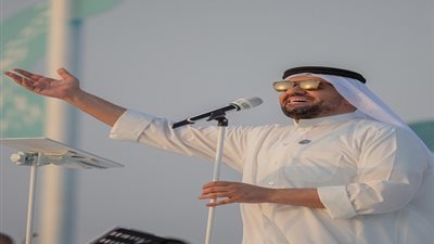 حسين الجسمي يحتفل باليوم الوطني السعودي الـ90 على شاطىء الرأس الأبيض