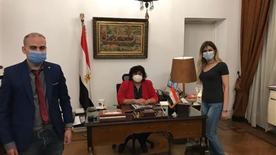 مبادرة 1000 كاتب: شكرا وزيرة الثقافة د.ايناس عبد الدايم لدعمها الشباب