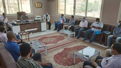وكيل الرى بالوادى الجديد يتابع خطة تحويل الآبار للعمل بالطاقة الشمسية