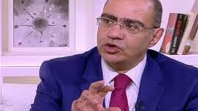 رئيس لجنة مكافحة كورونا : يوجد 17 عرض مختلف للوباء وبلاش البوس والأحضان