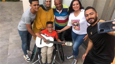 تامر حسنى مطلوب على تويتر بعد موقفه الإنساني مع الطفل محمد