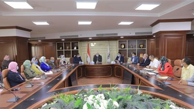 محافظ بني سويف يفتتح الدورة التدريبية لتطوير مهارات العاملين بالإدارة المحليه