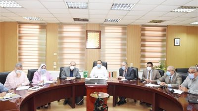 محافظ الشرقية يقرر: إقامة تجمعات سكنية متكاملة لنقل العشوائيات لها