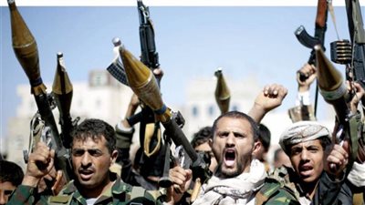 ميليشيات الحوثي تستهدف مجمعا صناعيا بالحديدة