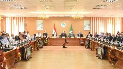 محافظ الشرقية يُشدد على سرعة الإنتهاء من ملفي التصالح في مخالفات البناء وتقنين أراضي أملاك الدولة