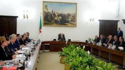 مجلس الوزراء الجزائرى يقرر استئناف الطيران الداخلى ويحدد مواعيد بدء الدراسة