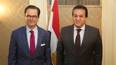 وزير التعليم العالي يبحث آفاق التعاون العلمي مع السفير الفرنسي بالقاهرة