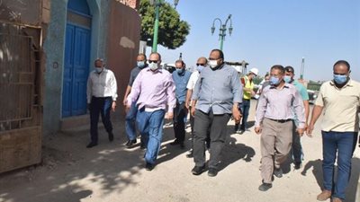 محافظ أسيوط يتفقد أعمال تطوير وتجميل كورنيش النيل وسور محطة المياه التشيكي بحي شرق