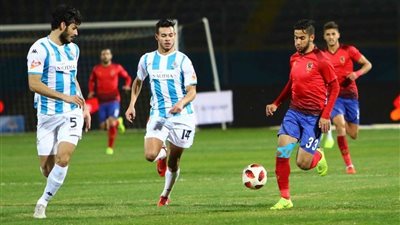 تعرف على معلقي مباراة الأهلي وبيراميدز في الدوري المصري