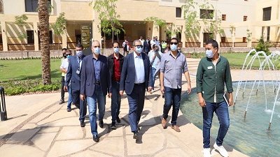 سعفان يزور جامعة الملك سلمان بجنوب سيناء..ويتفقد المباني والمدرجات والملاعب الرئيسية
