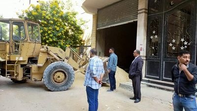 ضبط اعمال بناء مخالف والمقاول المسئول عن المخالفة لتحويله للنيابة العسكرية بالعمرانية