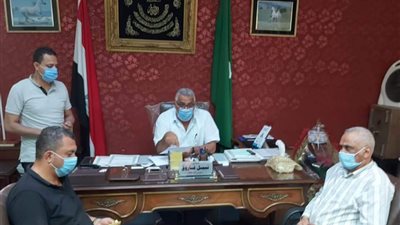 رئيس مدينة الزقازيق يحدد طرق مواجهة حرق قش الأرز