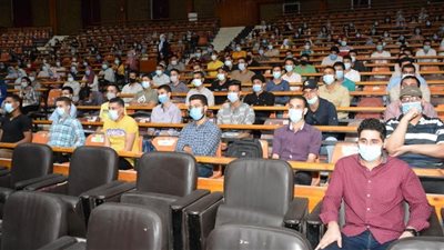 جامعة أسيوط تحتضن طلاب الجامعة المصرية الجدد في يومهم التعريفي بالجامعة