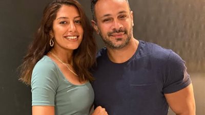 محمد عطية يُعلن ارتباطه بميرنا الهلباوي
