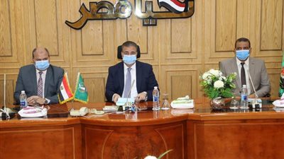 محافظ المنوفية : تفعيل لجنة الأزمات بالمدارس للتعامل الفورى مع الطوارىء وتقرير يومى بالموقف