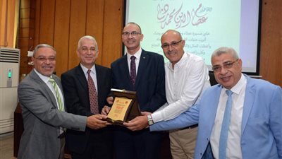 تكريم رئيس قسم القوى الكهربية بهندسة طنطا لبلوغه سن التقاعد