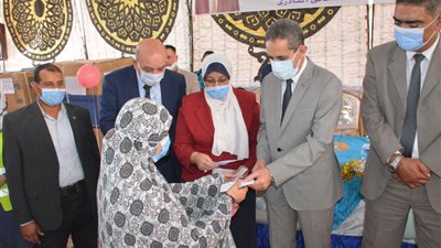 محافظ الغربية يفتتح فعاليات القافلة العشرون بكفر شاهين بزفتى ويقرر مدها للاسبوع القادم.