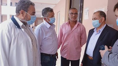 مدير التأمين الصحى يتفقد العيادة الجديدة ومدارس أبوحماد