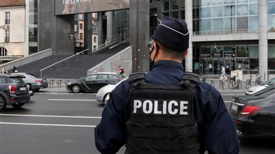 انتشار 12 ألف شرطي فرنسي لتطبيق حظر التجوال بالمدن الكبرى