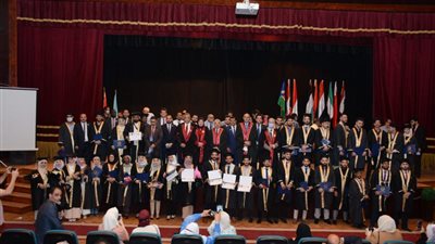 جامعة طنطا تقيم حفل تخرج للطلاب الوافدين .. وتكرم 71 طالبا
