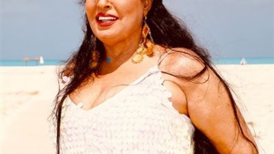 بفستان فوق الركبة.. فيفى عبده تشعل السوشيال ميديا فى أحدث ظهور بالساحل الشمالى