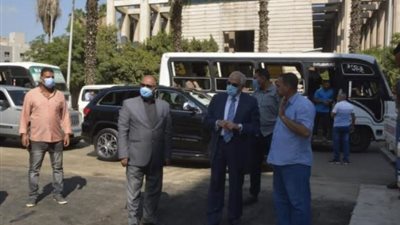 محافظ الجيزة يتفقد أعمال رصف وتطوير شارع فاطمة رشدي بالعمرانية