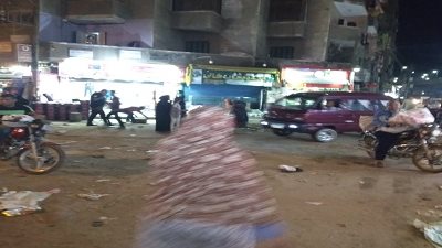الهجان يفاجئ الأسواق العشوائية ببنها مساء ويتفقد أعمال شبكة الأمطار بشبرا الخيمة