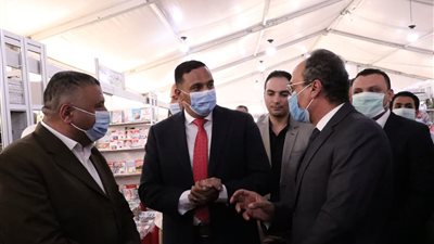 محافظ الدقهلية ورئيس هيئة الكتاب يفتتحا معرض للكتاب بالمنصورة