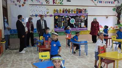سويد يشيد بالإجراءات الإحترازية والنظافة والانضباط بالمدرسة اليابانية