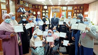 مديرصحة الشرقية يكرم فرق تنظيم الأسرة لجهودهم في حملة حقك تنظمي.صور