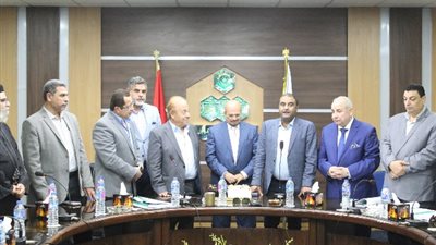 جمعية مستثمري العاشر تكرم نواب مجلس الشيوخ.صور