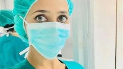 بعد شهور من الغدر بها ...فتاة مقتولة تناقش اطروحتها وتتخرج من كلية الطب