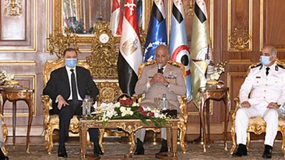 بمناسبة الذكرى 47 لإنتصارات أكتوبر وزير الداخلية وقيادات الشرطة يقدمون التهنئة لوزير الدفاع