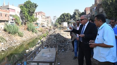 محافظ قنا يوجه بتطهير ترعتىّ بخانس ومكرم بنجع حمادى