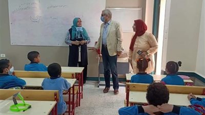 مدير تعليم القليوبية يتفقد مدارس غرب شبرا الخيمة لمتابعة سير العملية التعليمية