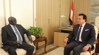 وزير التعليم العالي يعلن عن منح للطلاب السودانيين في الجامعات المصرية