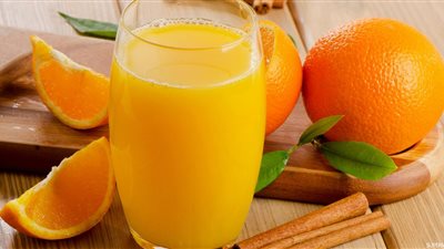 أطعمة تحميك تماما من هشاشة العظام ..أغربها عصير البرتقال