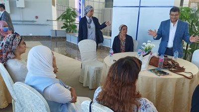 محمد سليمان يبحث حلول ملف الصحة مع الأطباء والعاملين بالمنشأت الطبية فى بدر.. بالفيديو