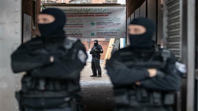 تفاصيل اقتحام 150 شرطيا ألمانيا أقدم مساجد برلين بأحذيتهم أثناء صلاة الفجر