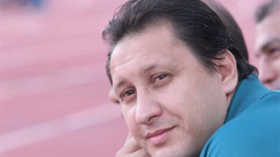 هادي خشبة يوضح خطأ حسين الشحات في هدفه أمام الوداد